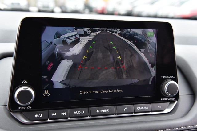 Nissan Rogue Vehicle Image 15