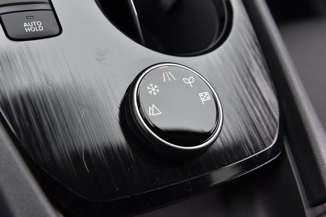 Nissan Rogue Vehicle Image 20