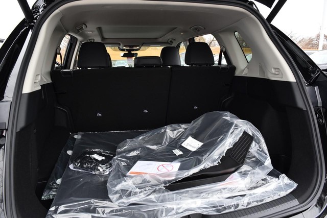 Nissan Rogue Vehicle Image 28