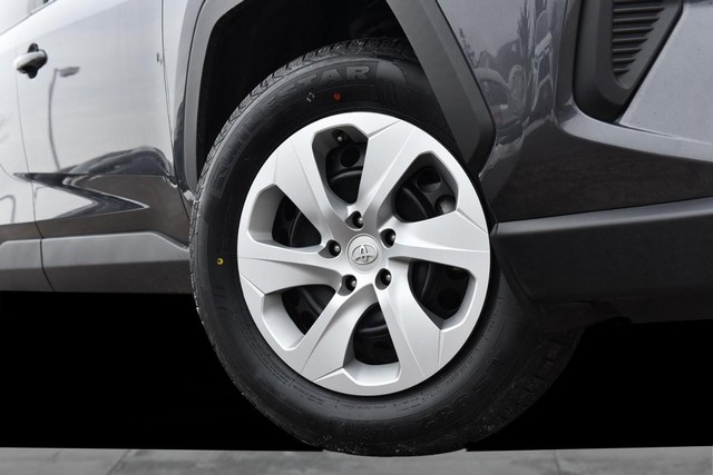 Toyota RAV4 Vehicle Image 03