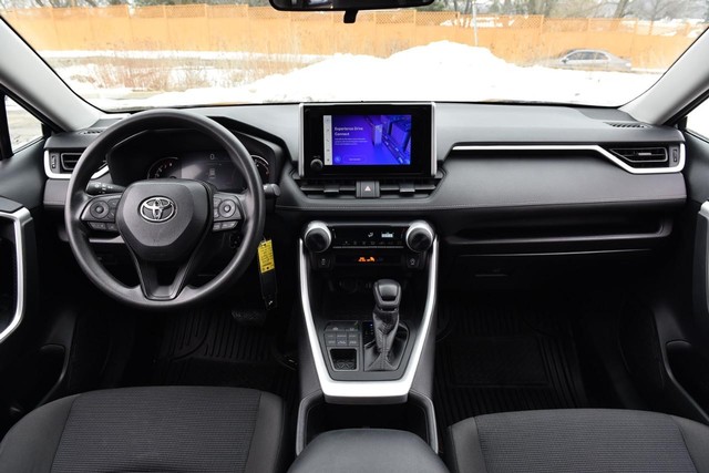 Toyota RAV4 Vehicle Image 08