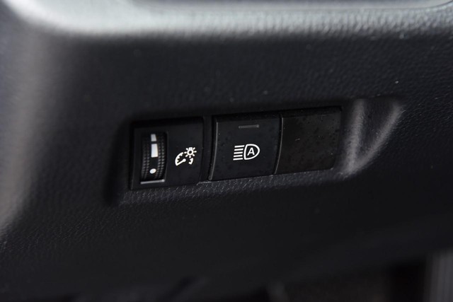 Toyota RAV4 Vehicle Image 10