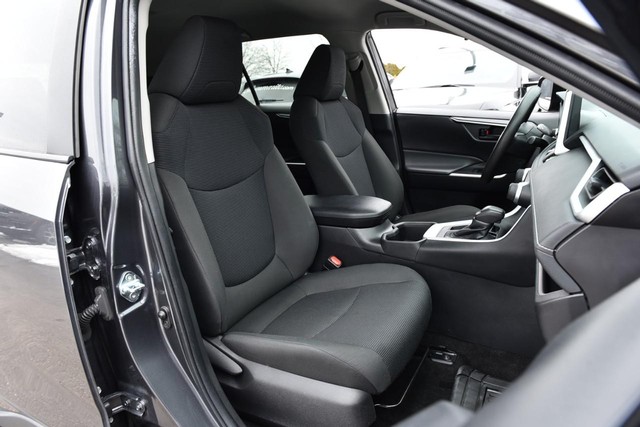 Toyota RAV4 Vehicle Image 18