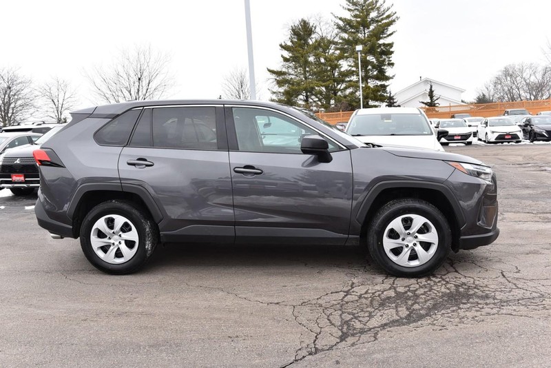 Toyota RAV4 Vehicle Image 05