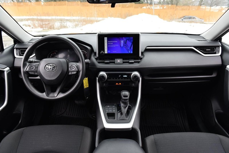 Toyota RAV4 Vehicle Image 08