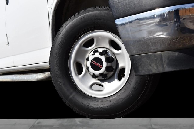 GMC Savana Cargo Van Vehicle Image 03