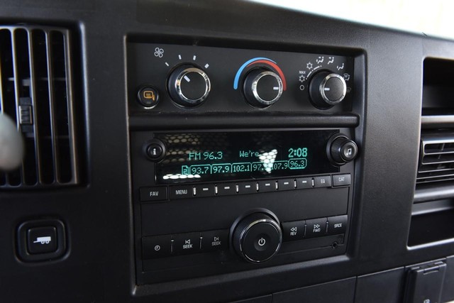 GMC Savana Cargo Van Vehicle Image 14