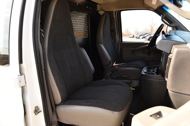 GMC Savana Cargo Van Vehicle Image 18