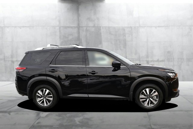 Nissan Pathfinder Vehicle Image 05