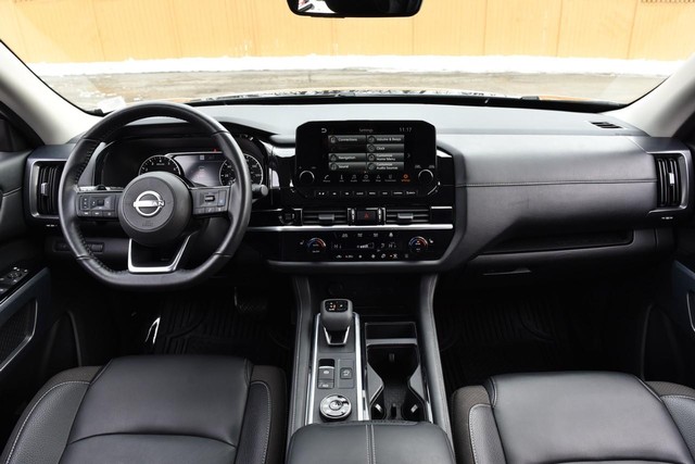 Nissan Pathfinder Vehicle Image 08