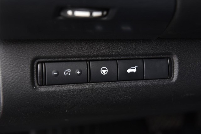 Nissan Pathfinder Vehicle Image 11