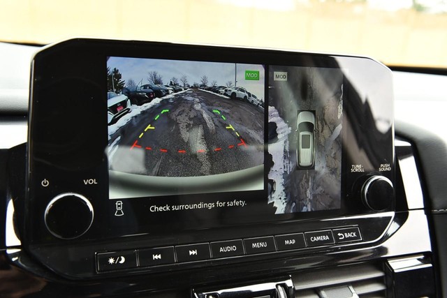 Nissan Pathfinder Vehicle Image 13