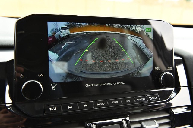 Nissan Pathfinder Vehicle Image 16