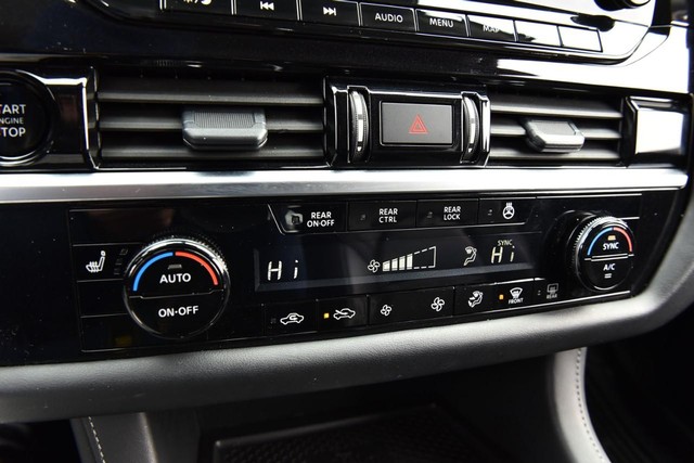 Nissan Pathfinder Vehicle Image 19