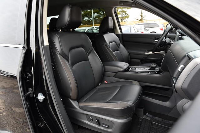 Nissan Pathfinder Vehicle Image 24