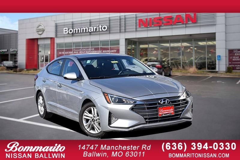 Hyundai Elantra Vehicle Full-screen Gallery Image 01