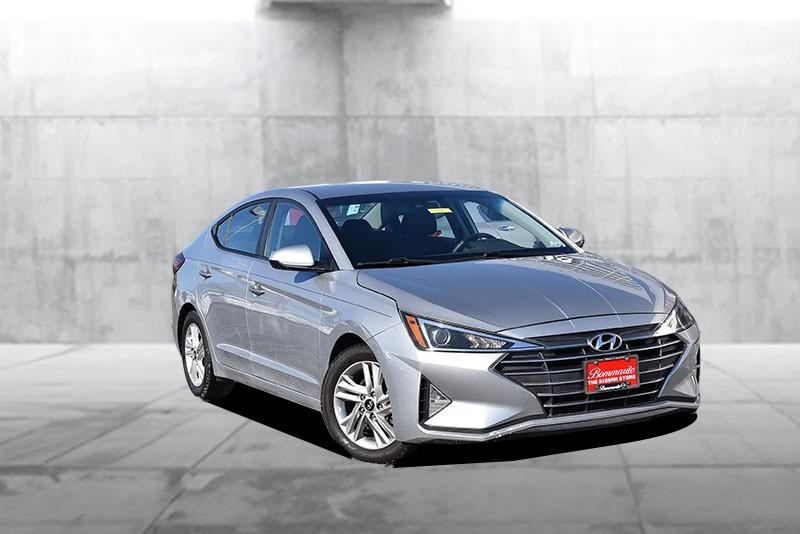 Hyundai Elantra Vehicle Full-screen Gallery Image 02