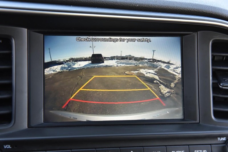 Hyundai Elantra Vehicle Full-screen Gallery Image 13