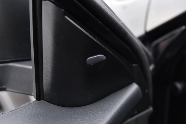 Nissan Rogue Vehicle Image 10