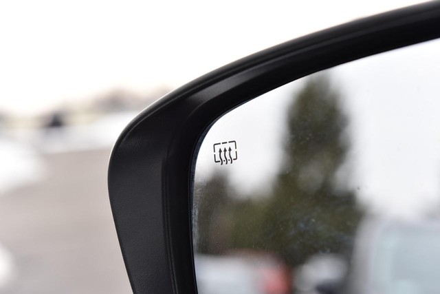 Nissan Rogue Vehicle Image 11