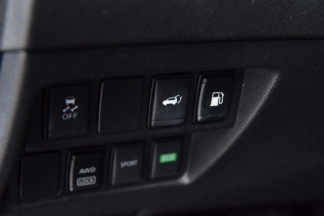 Nissan Rogue Vehicle Image 12