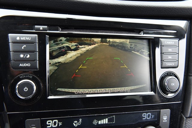 Nissan Rogue Vehicle Image 14