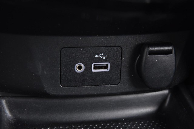 Nissan Rogue Vehicle Image 17