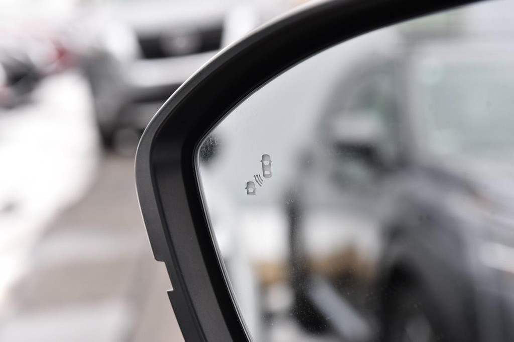 Nissan Pathfinder Vehicle Image 11