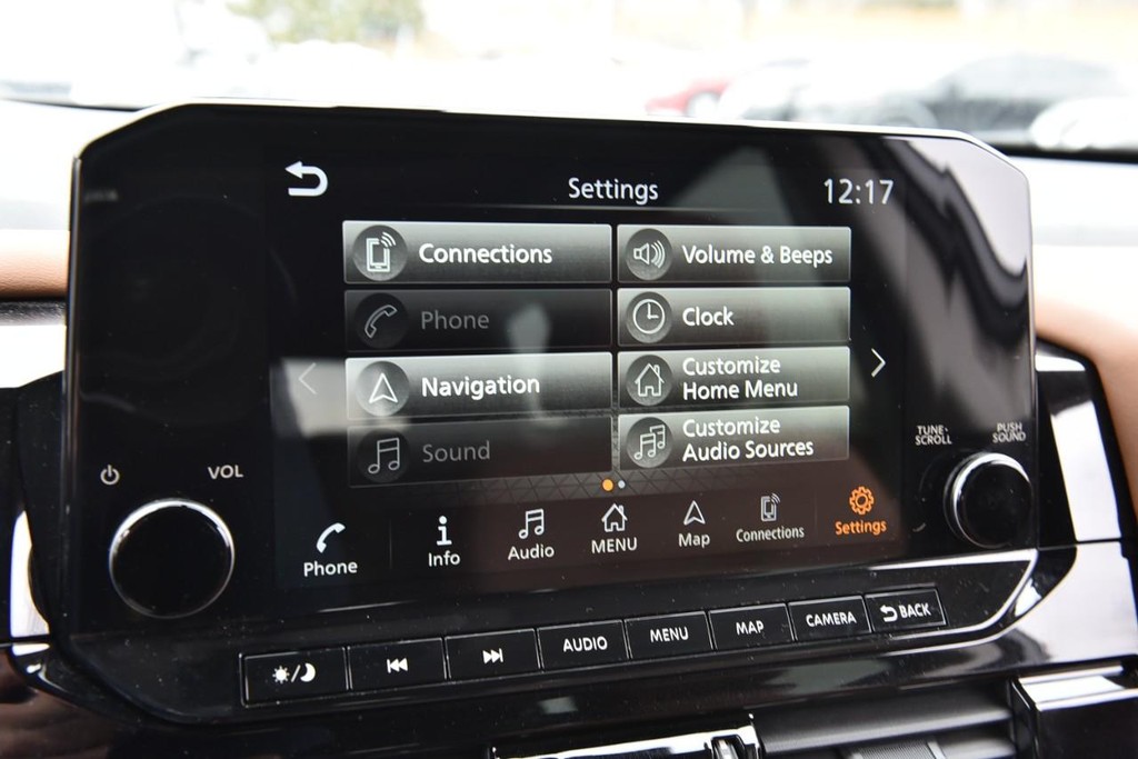 Nissan Pathfinder Vehicle Image 18