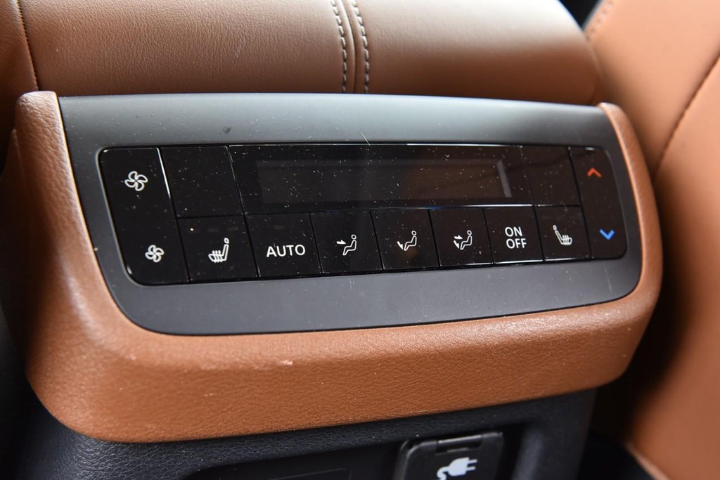 Nissan Pathfinder Vehicle Image 28