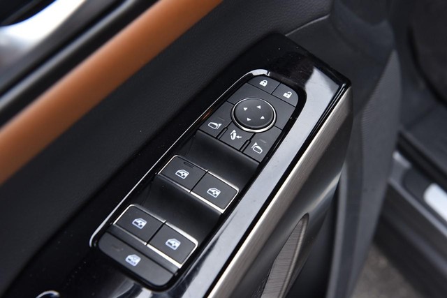 Nissan Pathfinder Vehicle Image 09