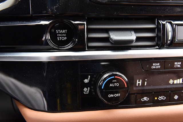 Nissan Pathfinder Vehicle Image 19