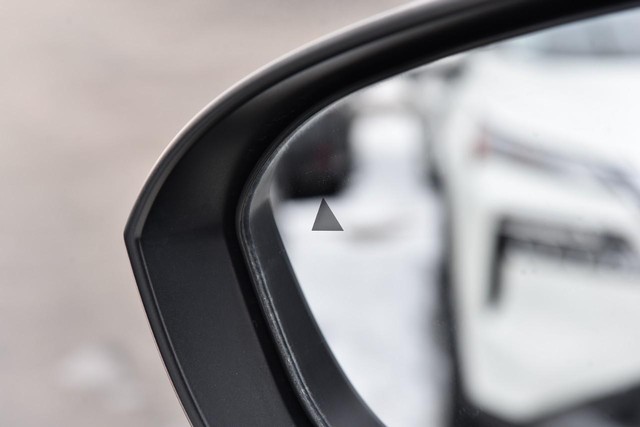 Nissan Rogue Vehicle Image 10