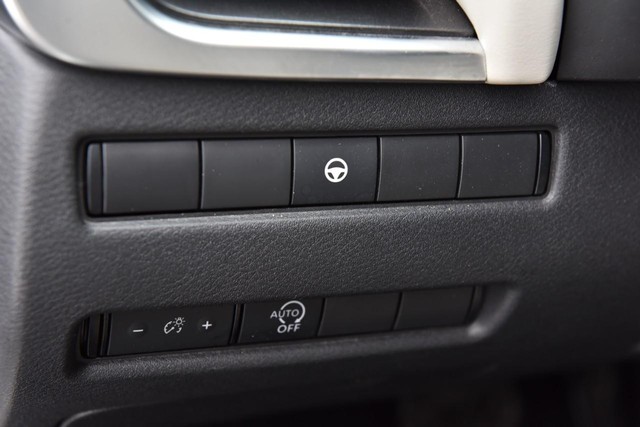 Nissan Rogue Vehicle Image 11