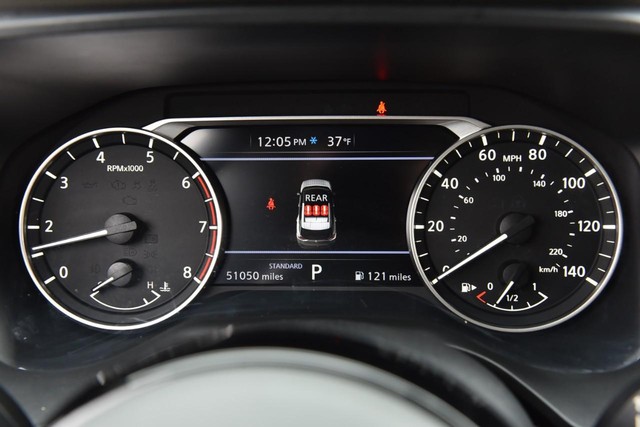 Nissan Rogue Vehicle Image 12