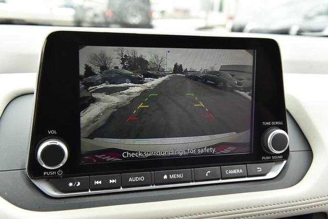 Nissan Rogue Vehicle Image 13