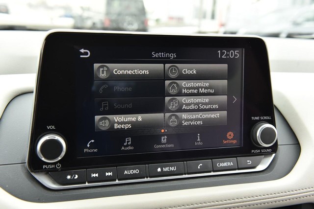 Nissan Rogue Vehicle Image 14