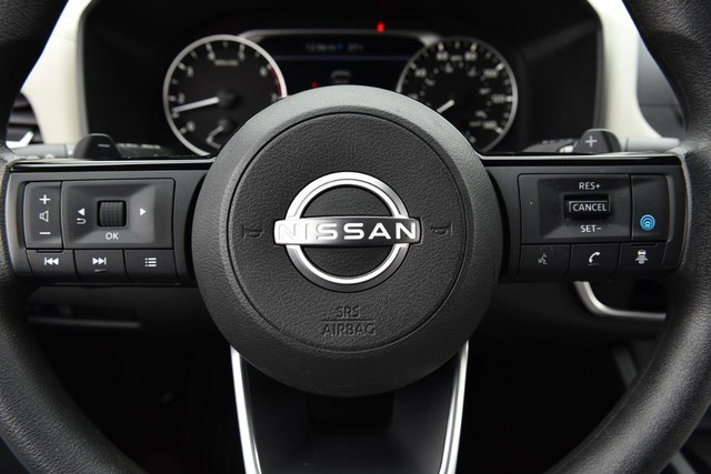 Nissan Rogue Vehicle Image 18