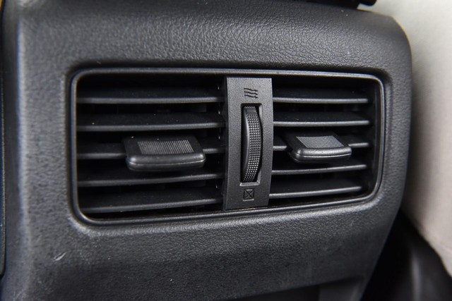 Nissan Rogue Vehicle Image 22