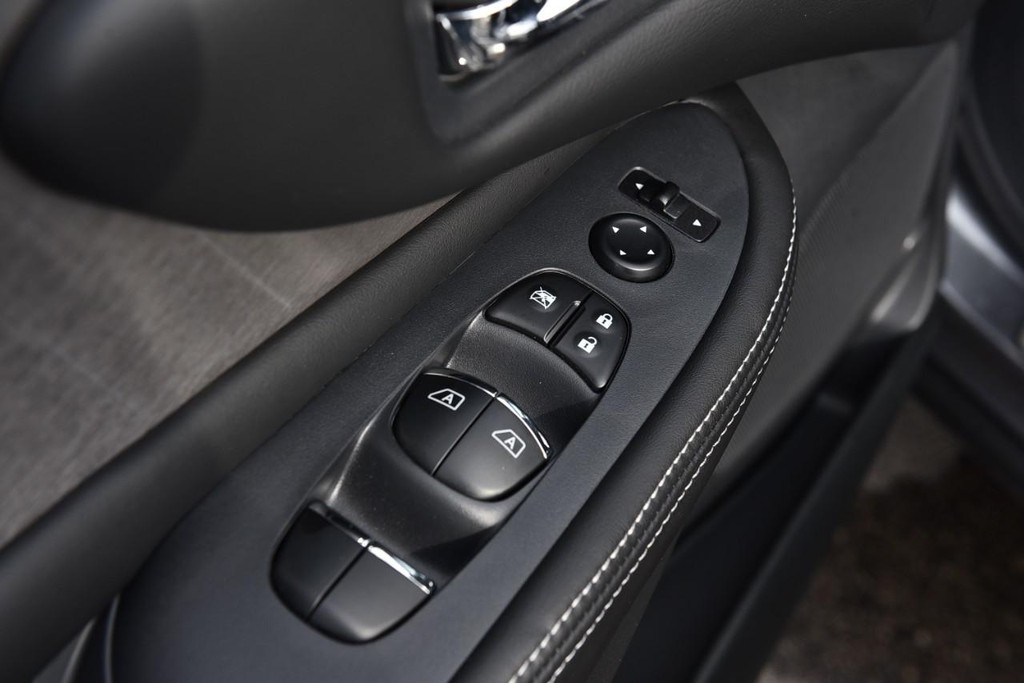 Nissan Murano Vehicle Image 09