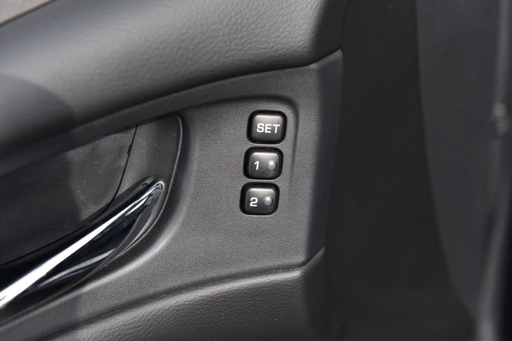 Nissan Murano Vehicle Image 10