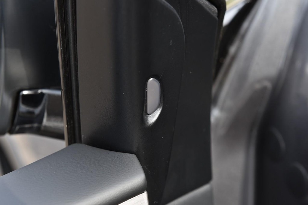 Nissan Murano Vehicle Image 11