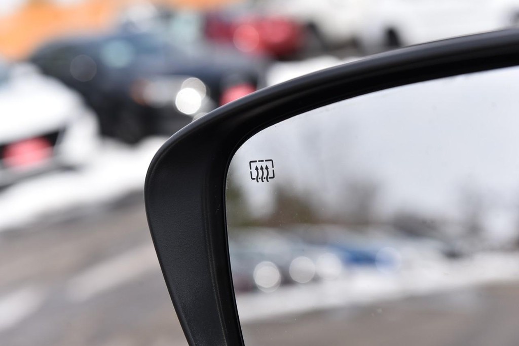 Nissan Murano Vehicle Image 12