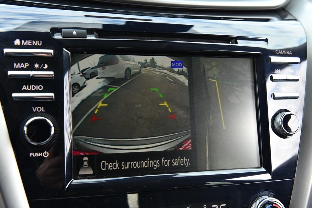 Nissan Murano Vehicle Image 16