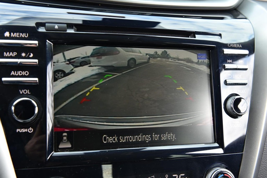 Nissan Murano Vehicle Image 17