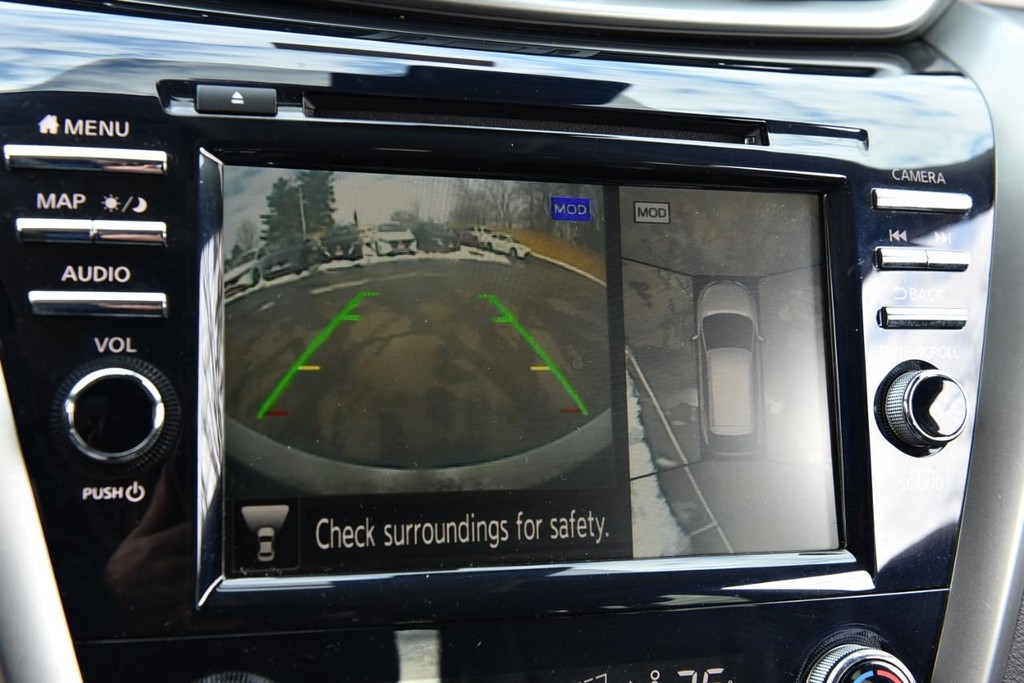 Nissan Murano Vehicle Image 18