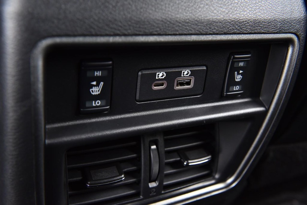 Nissan Murano Vehicle Image 28