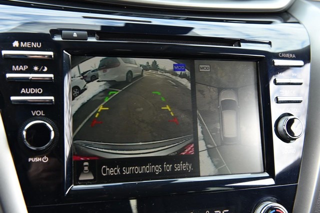 Nissan Murano Vehicle Image 15