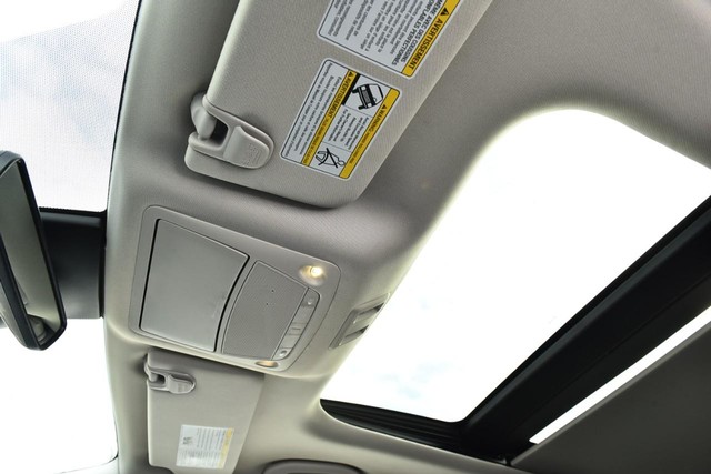 Nissan Murano Vehicle Image 26