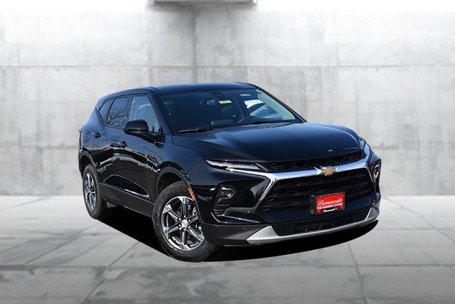 Chevrolet Blazer Vehicle Image 02